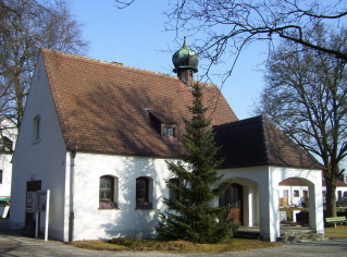Foto der Friedhofskapelle in Augsburg-Inningen